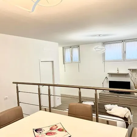 アパート Loft Moderno A ミラノ